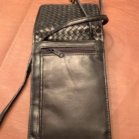 Ladies small wallet on a string purse. Excellent condition (see photos). Black - Picture 7 of 11